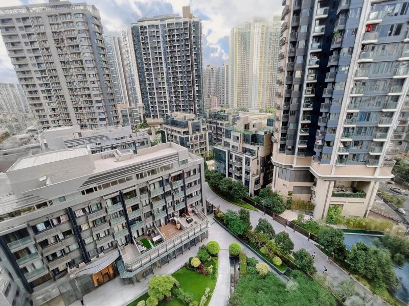 K. City 1 Room 2 Living Rooms 