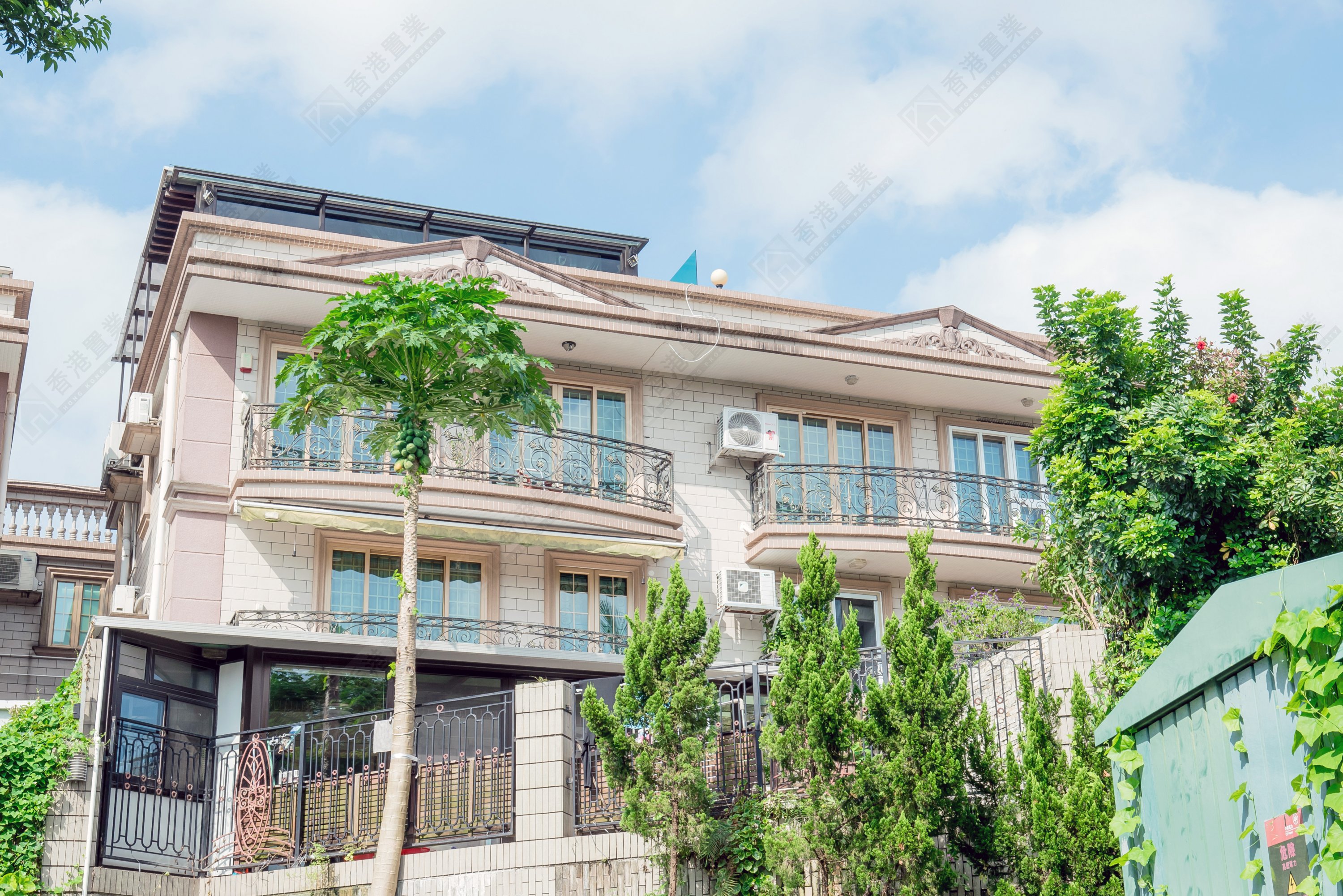 Royal Garden - Sai Kung / Clear Water Bay | Estate Page | Hong Kong Property